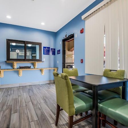 Scottish Inns & Suites Iah Airport-Beltway 8 Aldine ภายนอก รูปภาพ