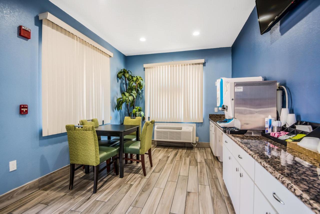 Scottish Inns & Suites Iah Airport-Beltway 8 Aldine ภายนอก รูปภาพ