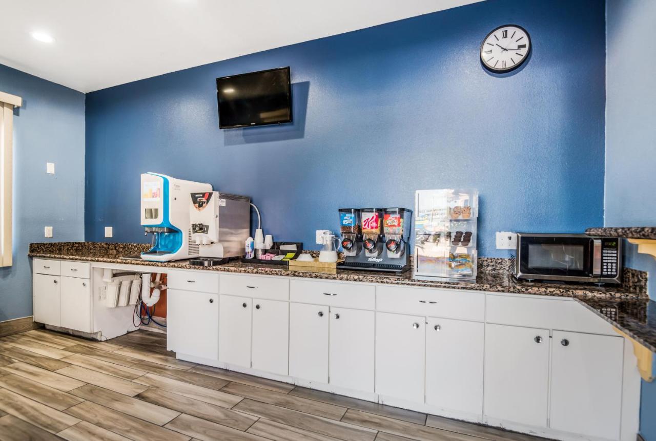 Scottish Inns & Suites Iah Airport-Beltway 8 Aldine ภายนอก รูปภาพ