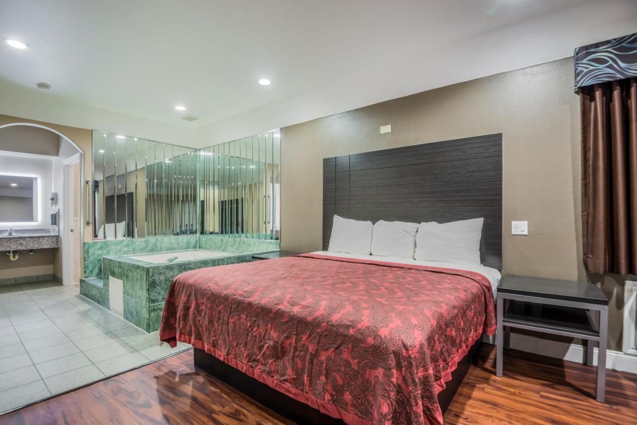Scottish Inns & Suites Iah Airport-Beltway 8 Aldine ภายนอก รูปภาพ