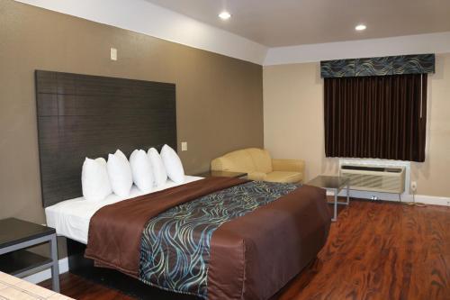 Scottish Inns & Suites Iah Airport-Beltway 8 Aldine ภายนอก รูปภาพ